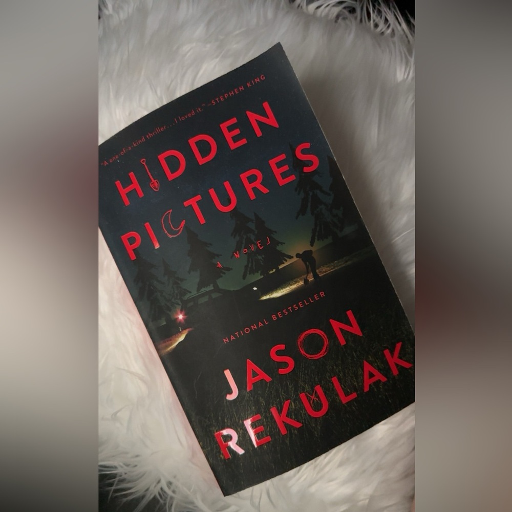 Hidden Pictures: A Novel (Paperback)